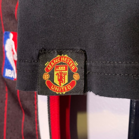Vintage 1997 Manchester United T-shirt - Picture 3 of 7